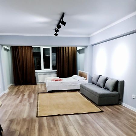 Апартаменты В Центре, В Новом Доме Almati Kültér fotó