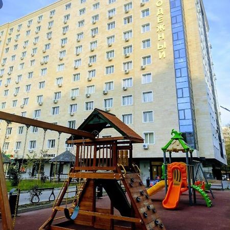 Апартаменты В Центре, В Новом Доме Almati Szoba fotó