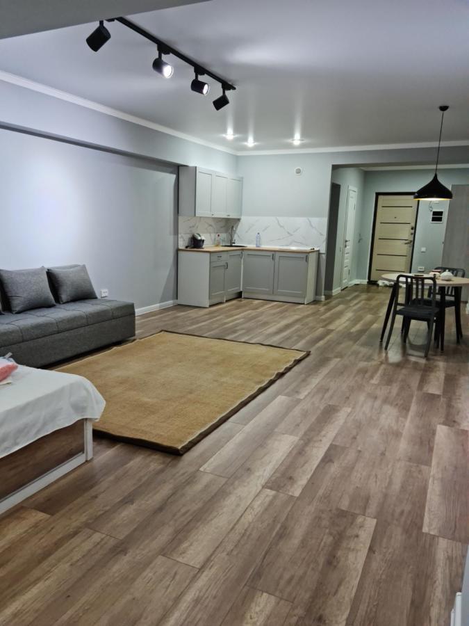 Апартаменты В Центре, В Новом Доме Almati Kültér fotó
