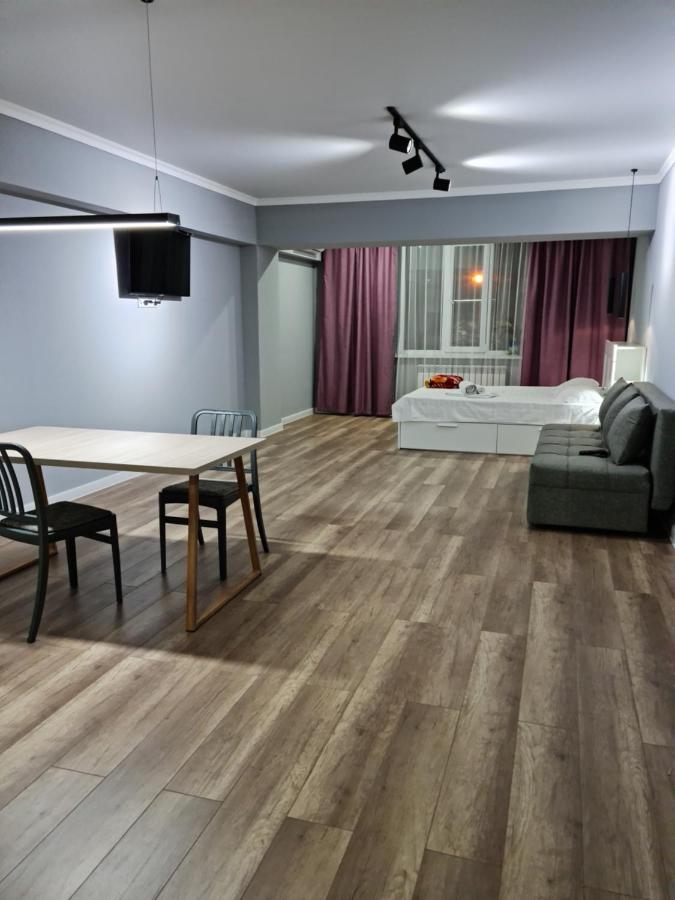 Апартаменты В Центре, В Новом Доме Almati Kültér fotó